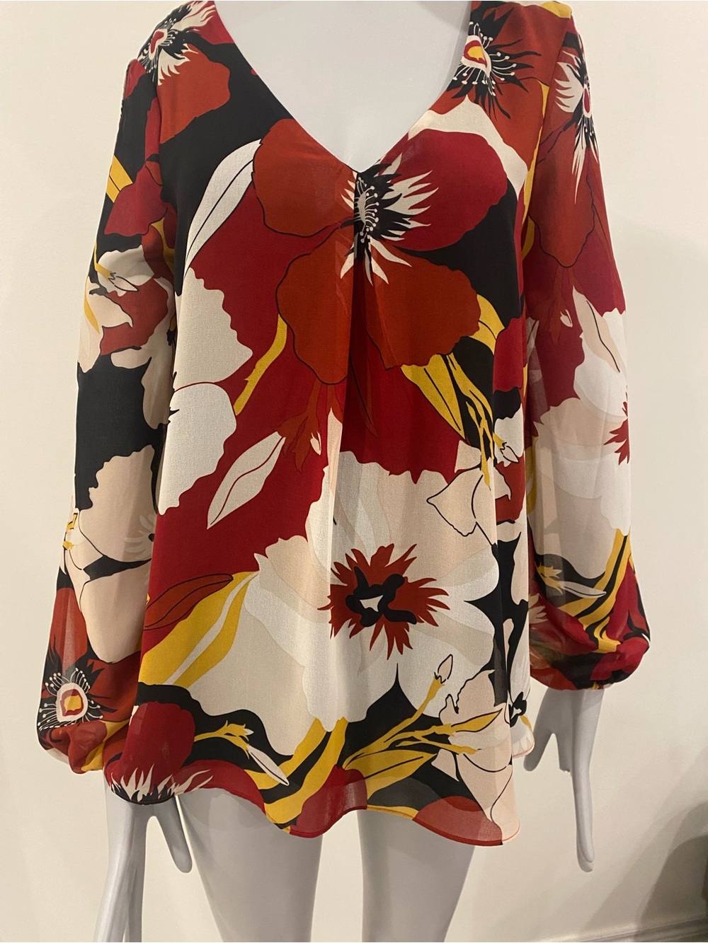 Plus Floral V-Neck Blouse in Red & Cream